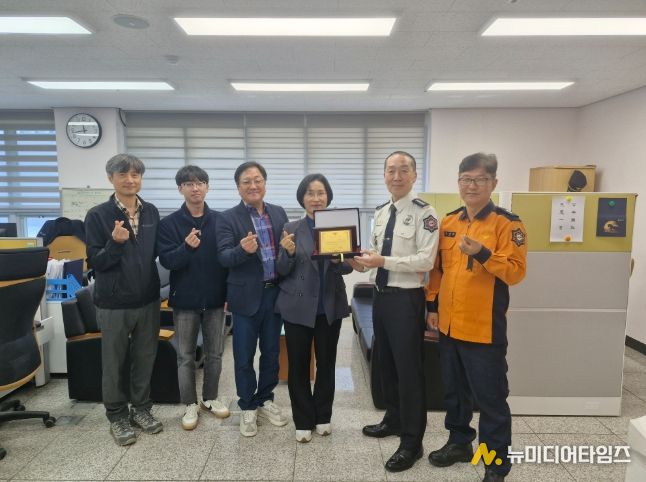 울진소방서, 화재예방 활동 기여에 따른 북면사무소에 감사패 전달