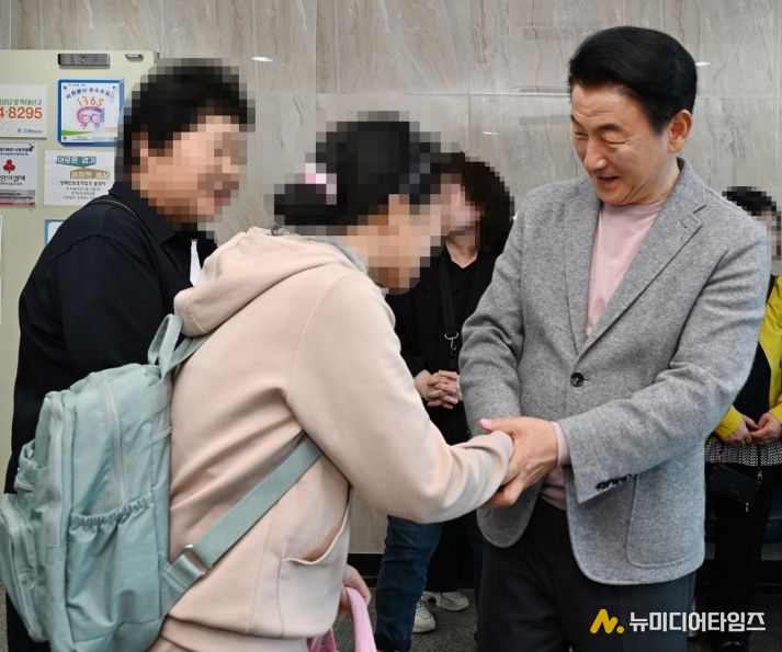 의정부시 관내 장애인보호작업장 솔빛터가 이용 장애인 31명과 함께 4월 14일부터 3박 5일간 자립 역량 강화를 위한 베트남 해외 문화체험 및 견학을 실시한다.