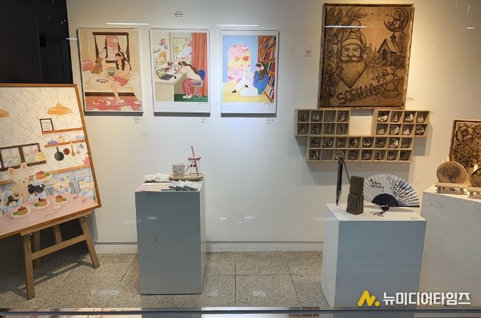 윈도우갤러리에서 8개 공방 스튜디오 릴레이 전시