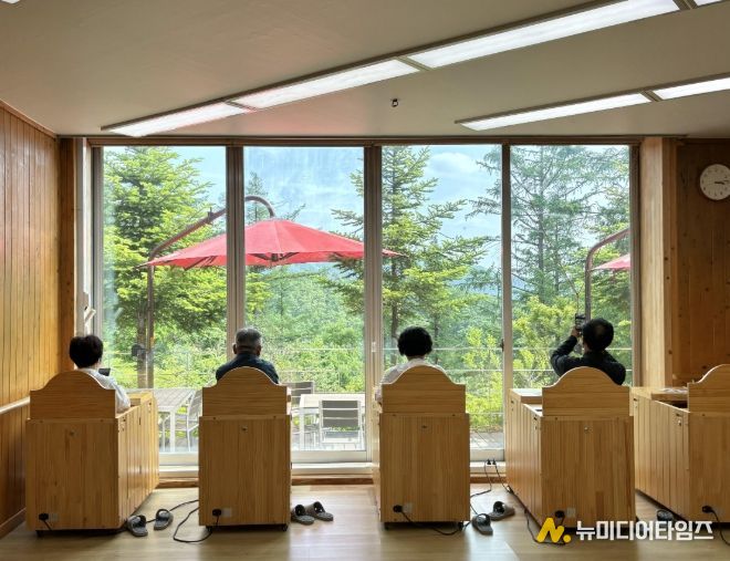 장기요양 종사자와 가족의 심신 회복 위한 산림치유캠프 추진