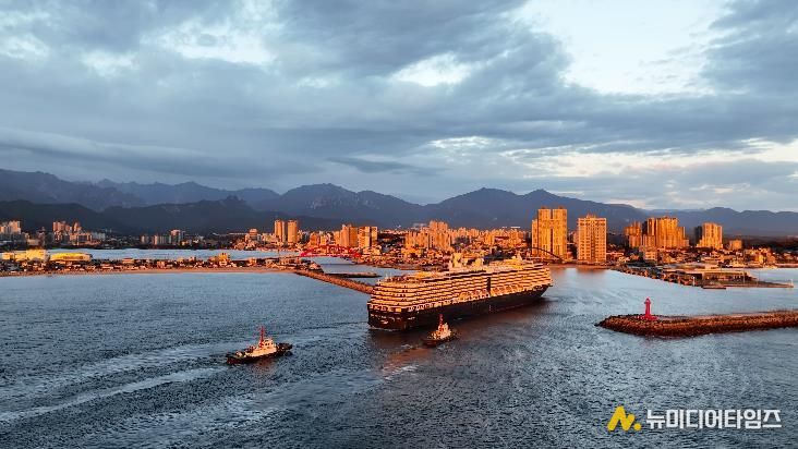 웨스테르담호 이전 입항 전경