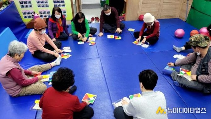 금산군보건소 작업치료 프로그램 ‘손에 손잡고 재활교실’ 운영 모습