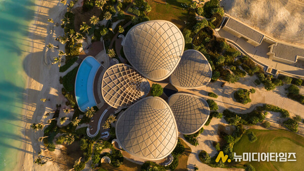 Overhead view of the clubhouse of Saudi Arabia’s first island golf course