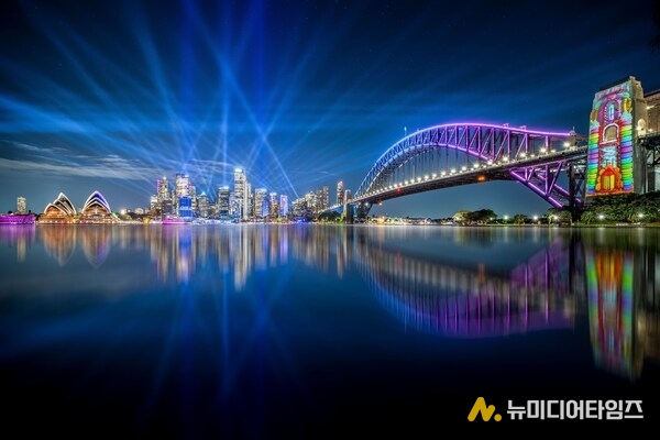 Vivid Sydney Hero Editorial 2 CREDIT Destination NSW